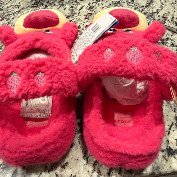 Crocs Disney Lotso Clogs - Picture 2 of 3